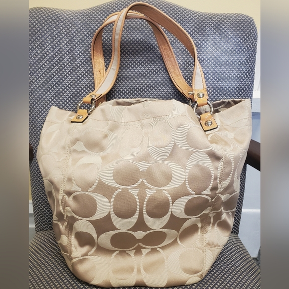 Coach Poppy Bella Signature Bag - Picture 4 of 13